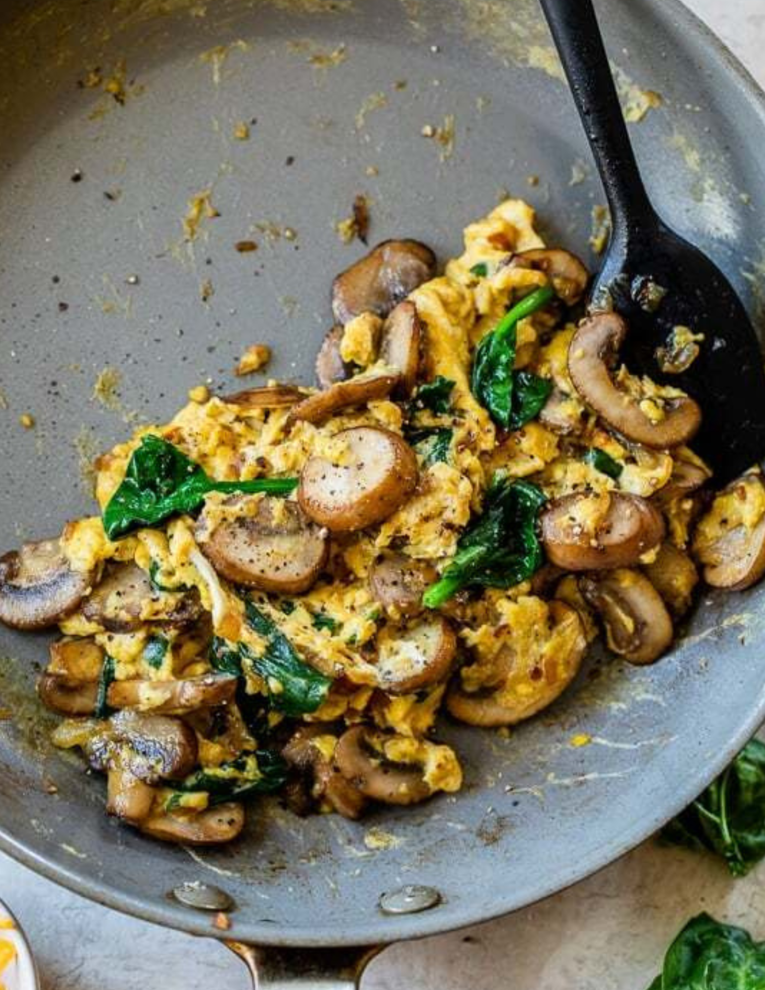 Mushroom Spinach Scramble